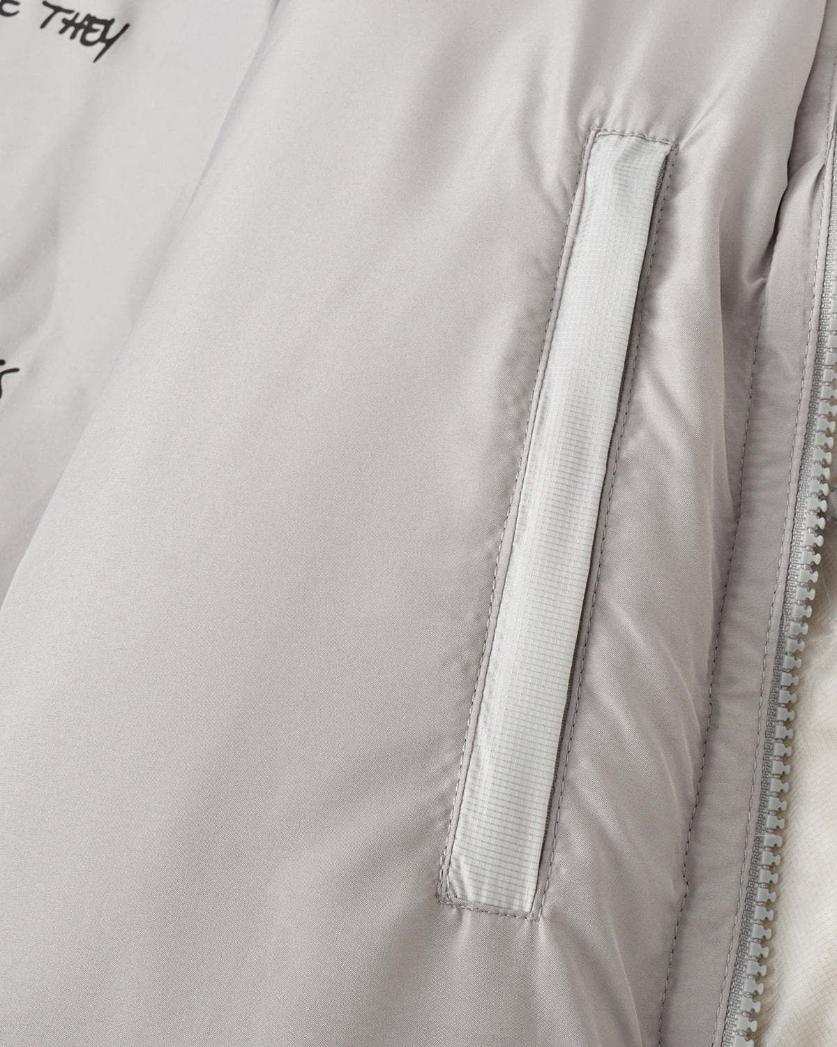 Lightweight Graphic Down Jacket Silver