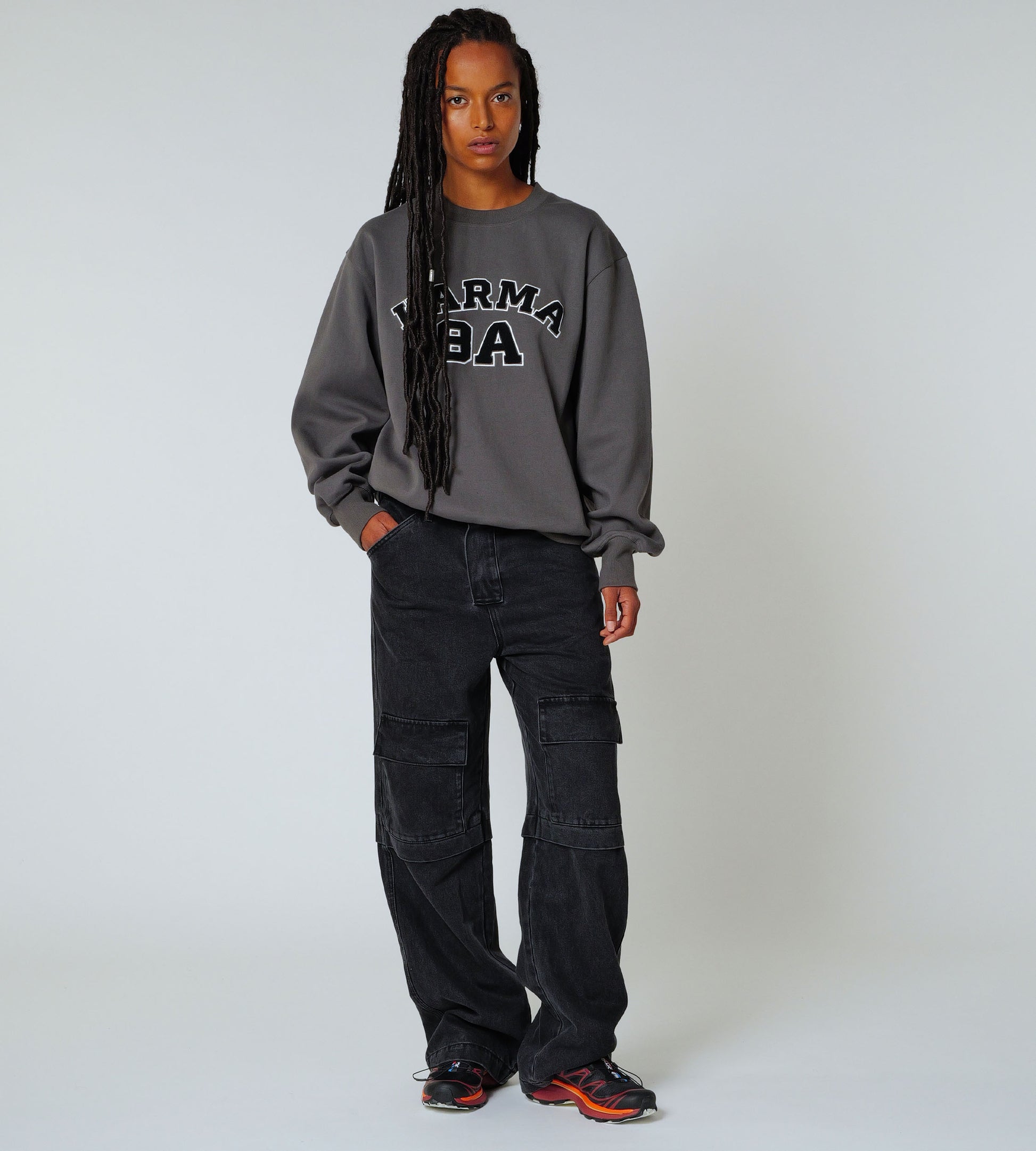 THE COLLEGE CREW NECK SWEATSHIRT GREY